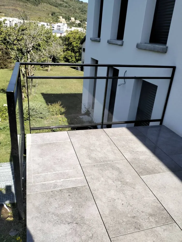 Terrasse sur plots près de Brioude